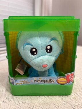 NEOPET NEW  vintage 2003 Interactive talking Neopet plushie.  Puppyblew.